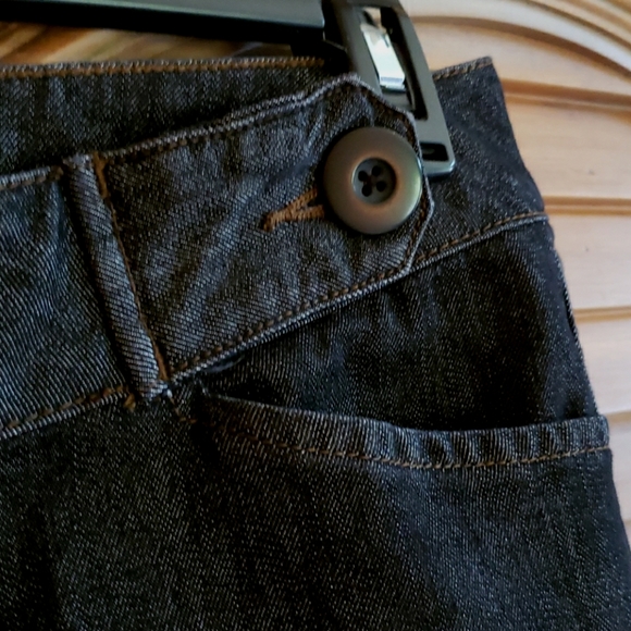 Denim Stretch Cuff Capri Pants - Picture 4 of 7